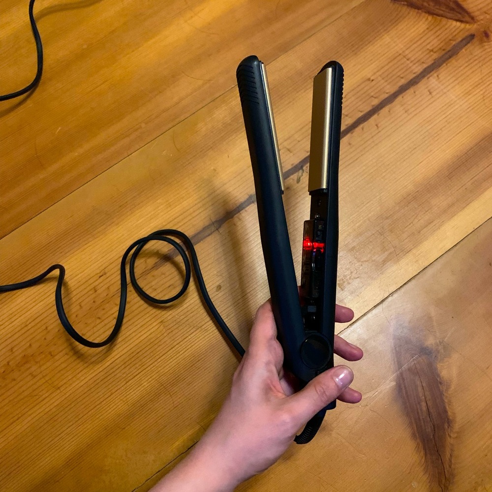 NWOT Hot Tools Professional Hair Straightener - Picture 2 of 3